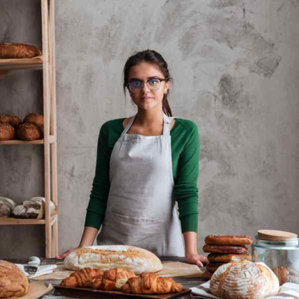 https://caketique.in/wp-content/uploads/2017/05/team_2.jpg